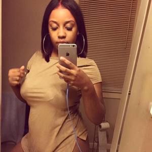 Meet your Posher, Chanel